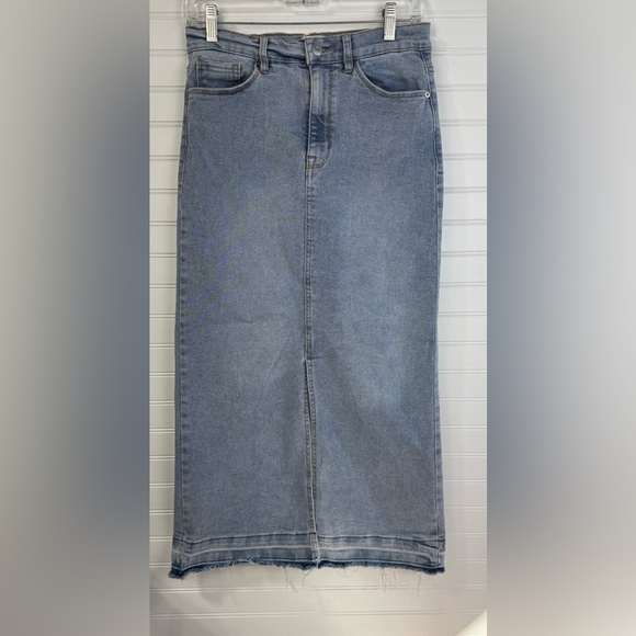 Kenzie Jeans the high rise midi vintage luxe denim long skirt w/raw hem. Size 4 - Picture 1 of 7